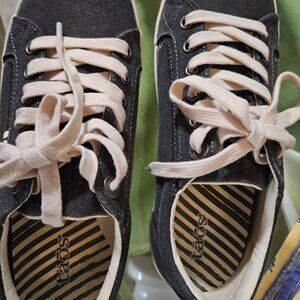Taos Tennis Shoe